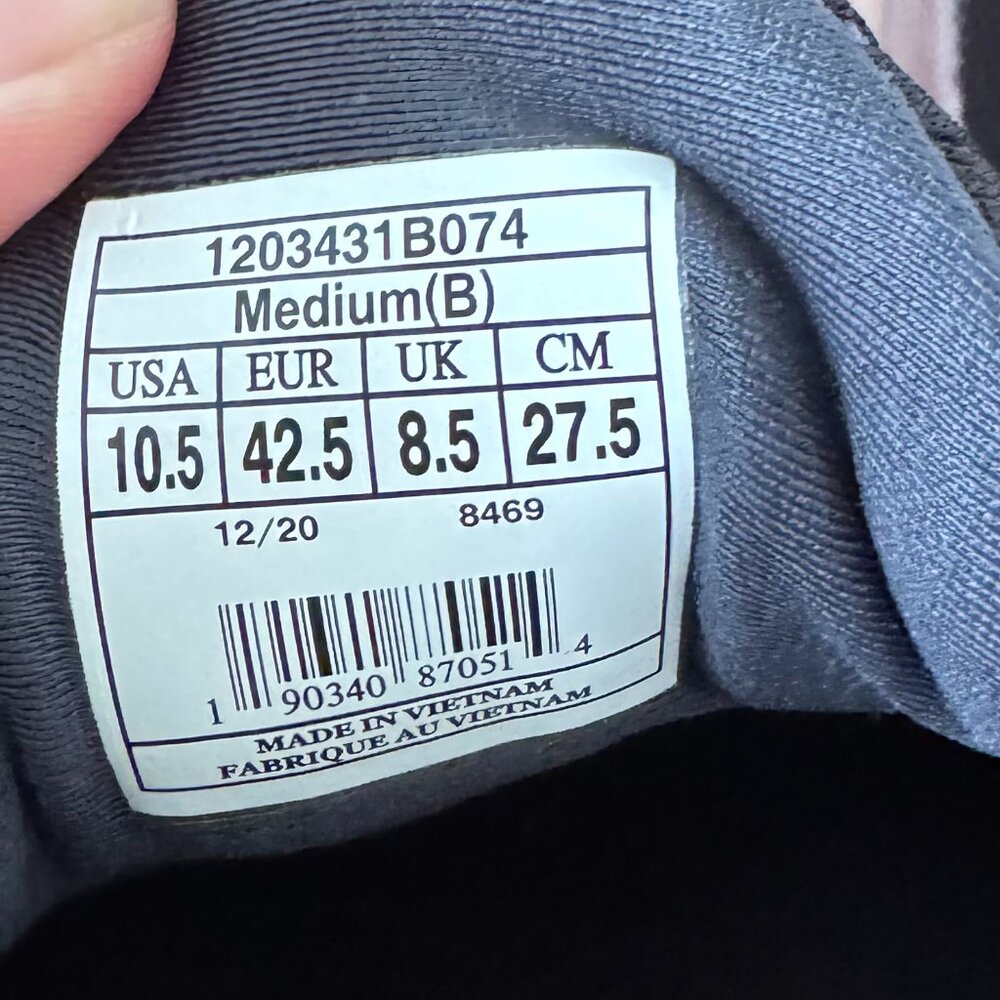 Brooks Glycerin 19 in Black and Pink - Picture 14 of 14